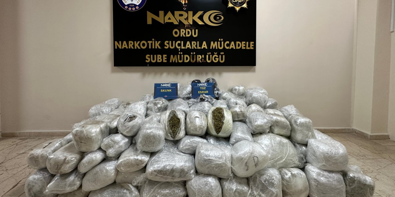 Uyuşturucu Sevkiyatında Yakalanan 9 Şüpheli Adliyede