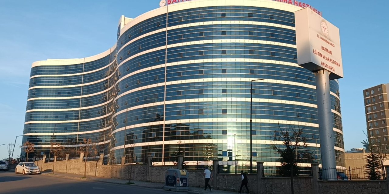 Batman'da 3'üncü kat balkonundan düşen kız çocuğu, hayatını kaybetti