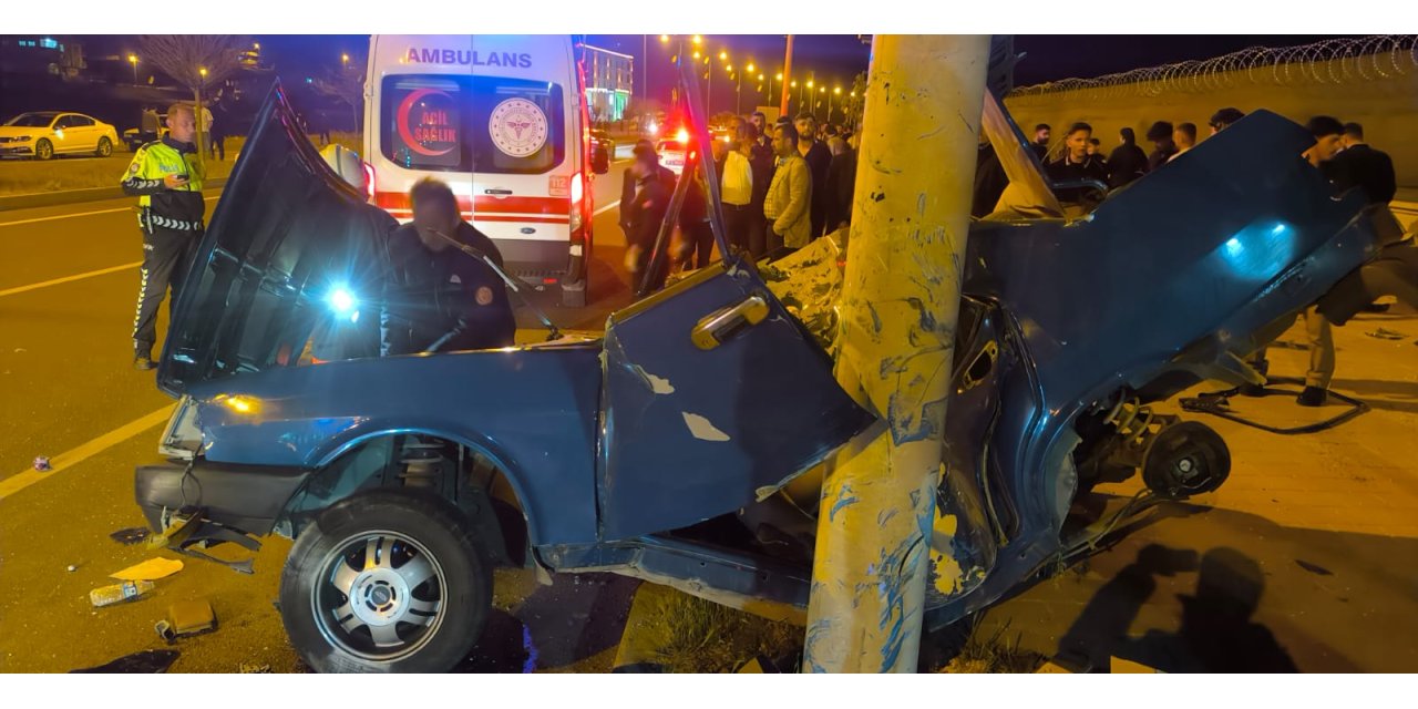 Mardin'de, direğe çarpan otomobilin sürücüsü ağır yaralandı