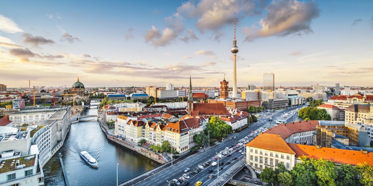 "Almanya'ya Göç İçin Danışmanlık Hizmeti Veren Merdiven Altı Şirketlere Dikkat Edin"