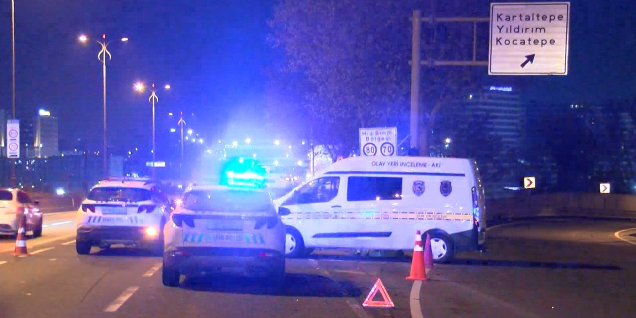 Bayrampaşa TEM Bağlantı Yolu'nda zincirleme kaza: 2 ölü, 4 yaralı
