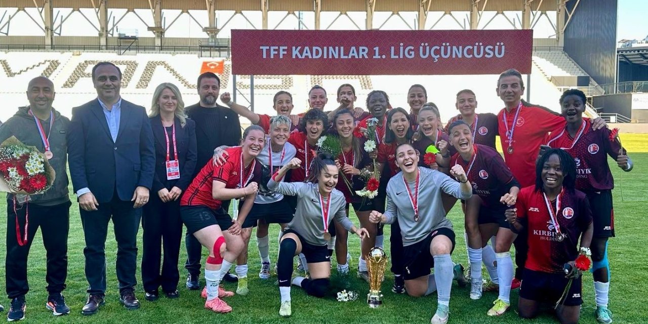 1207 Antalya KFK, Kadın Futbol Süper Ligi’ne yükseldi