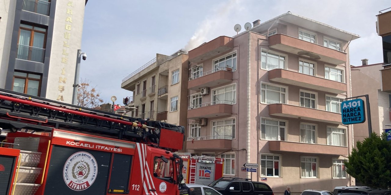 3 katlı binanın bacasında çıkan yangın söndürüldü