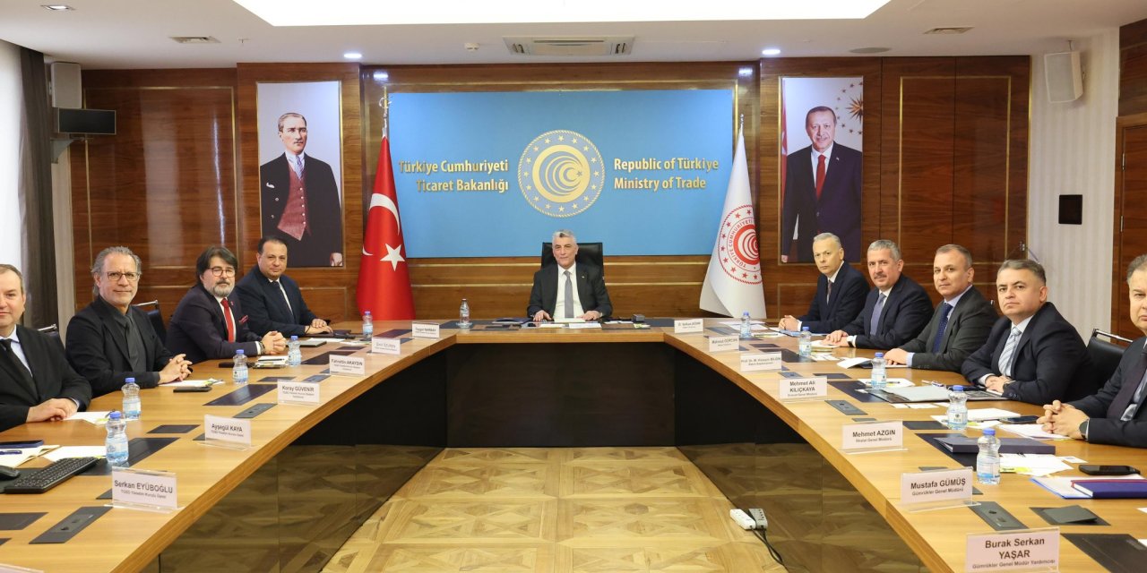 Bakan Bolat, Türkiye Giyim Sanayicileri Derneği temsilcileriyle bir araya geldi