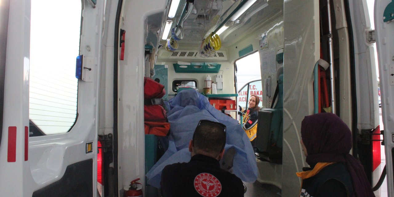 Parkta 'neden yan baktın' tartışmasında bıçakla yaralandı