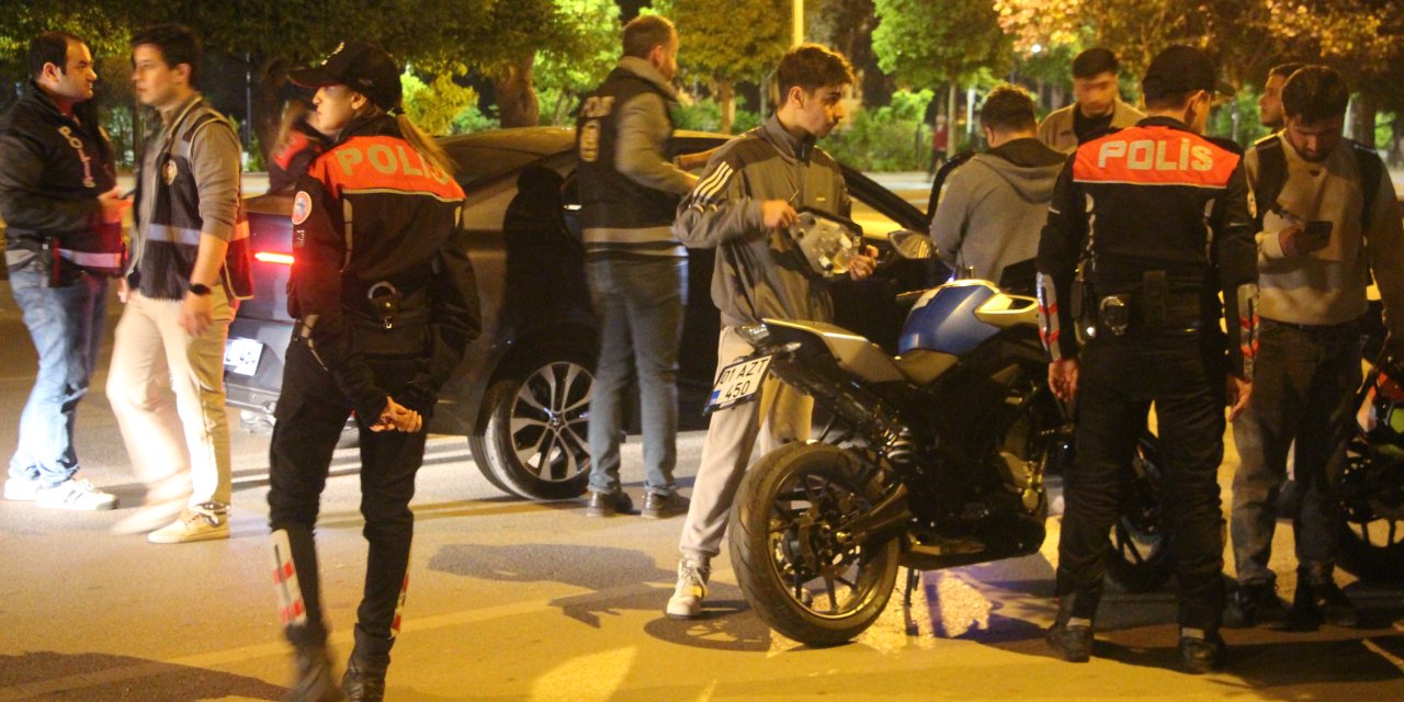 Adana'da 1228 Polisin Katıldığı Denetlemelerde Aranan 93 Kişi Yakalandı