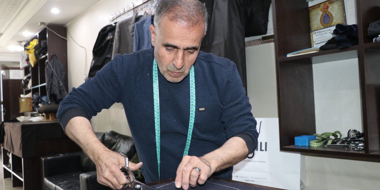 Engeli Mesleğinden Koparmadı; 42 Yıldır Terzilik Yapıyor