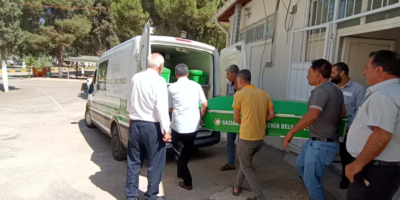 Kamyonun Hafif Ticari Araca Çarptığı Kazada, Ölü Sayısı 3’e Çıktı