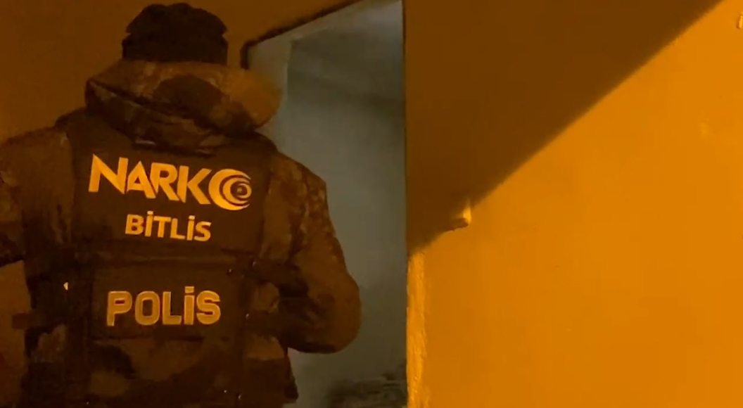 Bitlis'te özel harekat destekli uyuşturucu operasyonu; 2 tutuklama