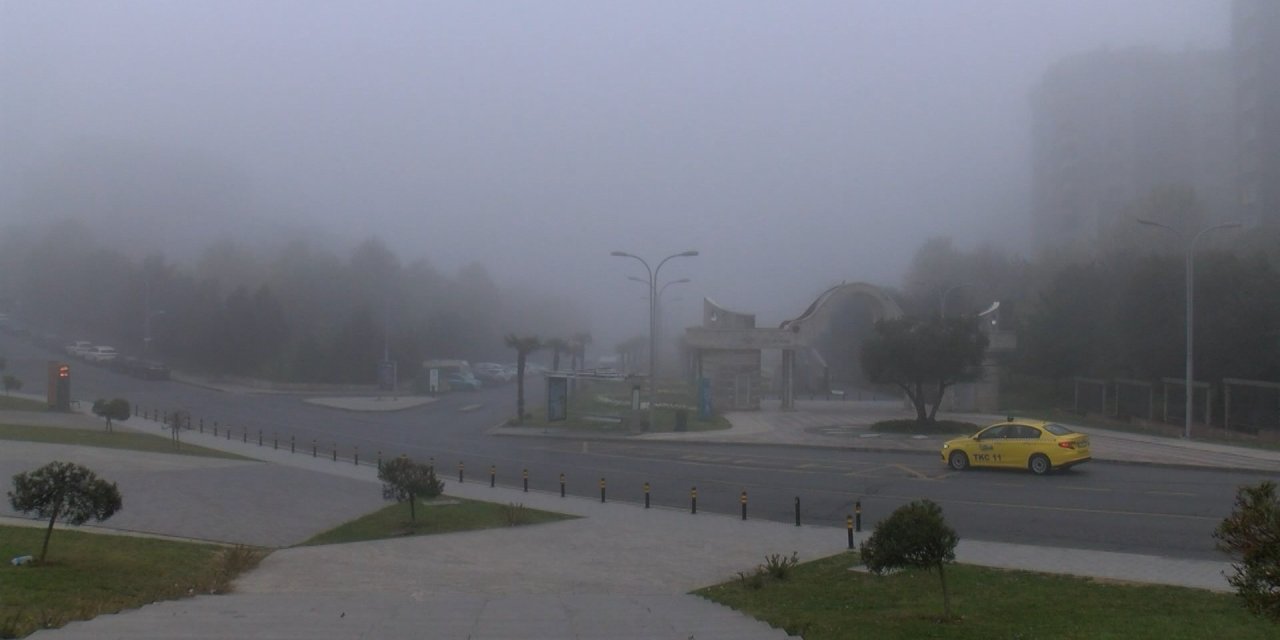 İstanbul'da Sabah Saatlerinde Sis Etkili Oldu