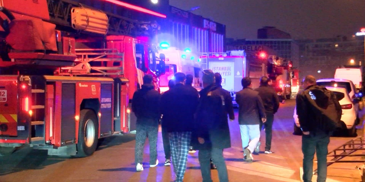 İstanbul - Sancaktepe'de oto galericiler sitesinde yangın