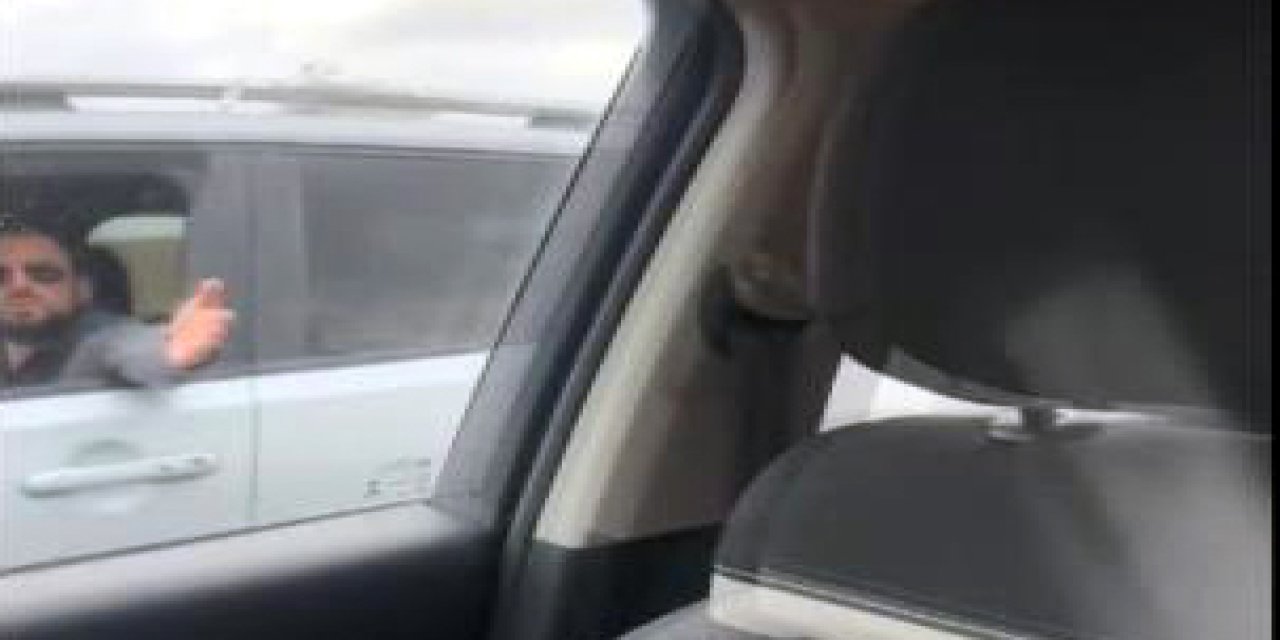 Arnavutköy'de Psikiyatrist Trafikte Sıkıştırıldığı Anları Sosyal Medyada Paylaştı