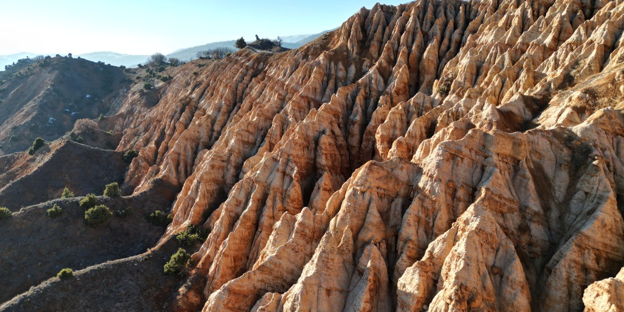 Milyonlarca Yılda Oluşan Doğal Sanat Eseri; 'Şeytan Şehri Kayalıkları'