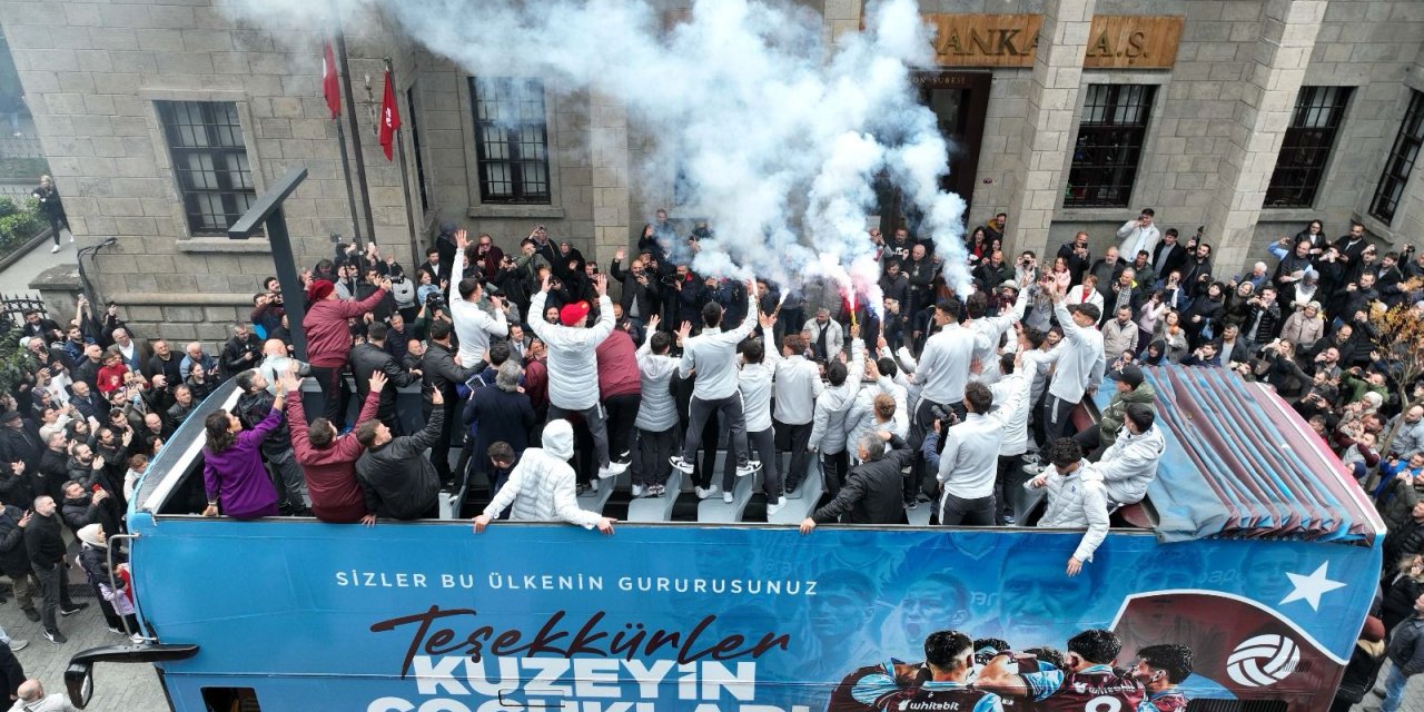 Avrupa ikincisi olan Trabzonspor U19 Takımı'na coşkulu kutlama