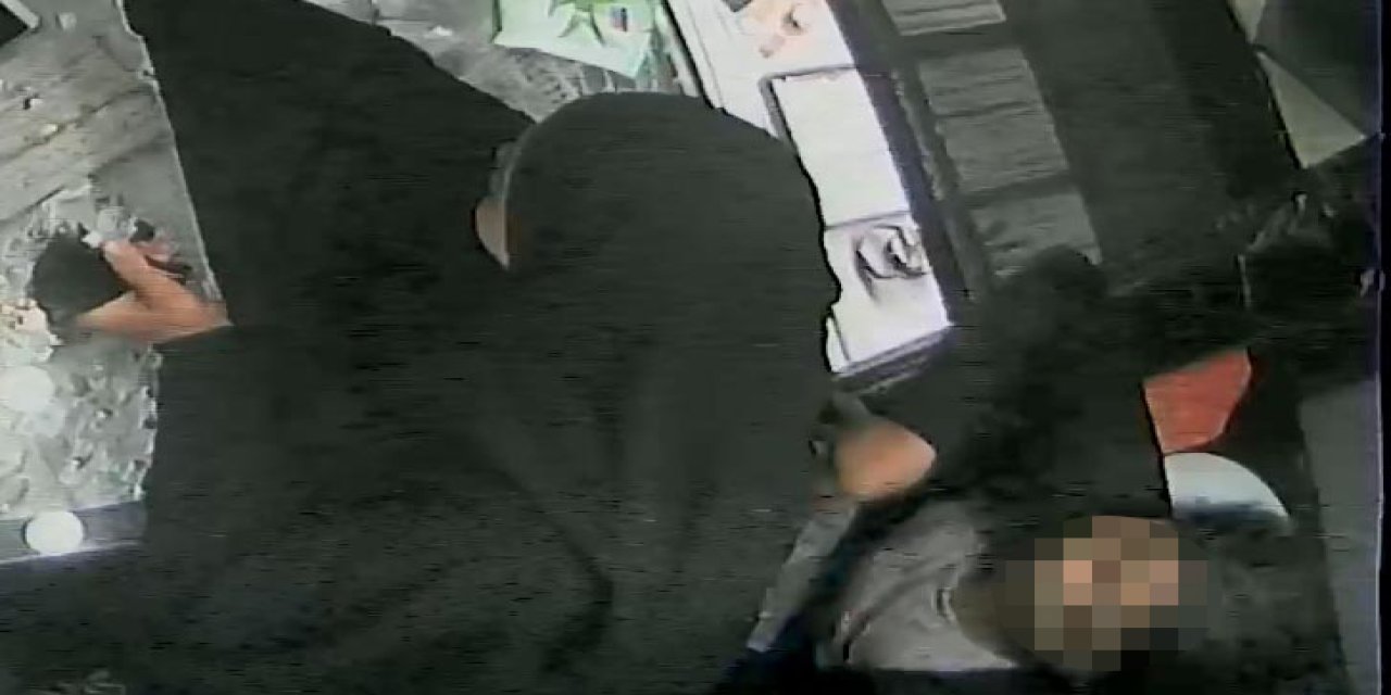 Yetişkinler Oyaladı, Küçük Çocuk İçinde 60 Bin Tl’lik Yüzük Olan Tablayı Çaldı