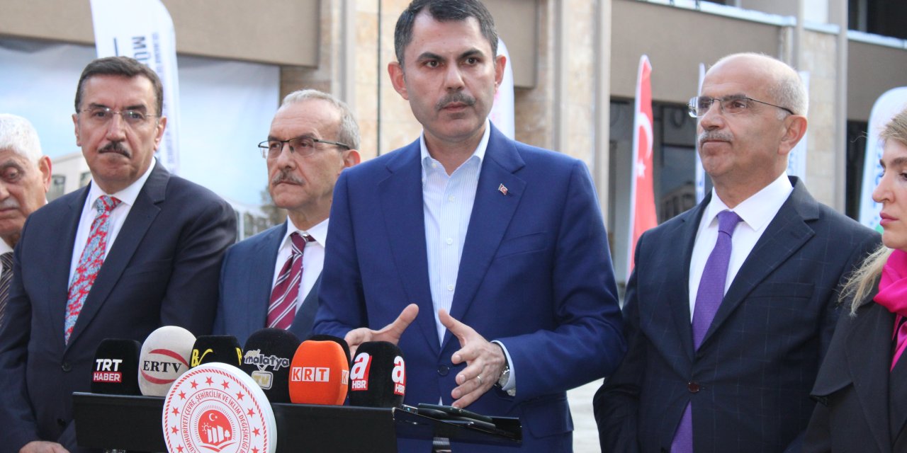 Bakan Kurum: Özgür Bey etrafına baksın yapılanları iyi görür