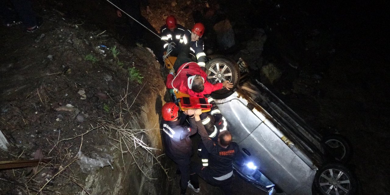 Erzurum’da otomobil dereye uçtu; 3 yaralı