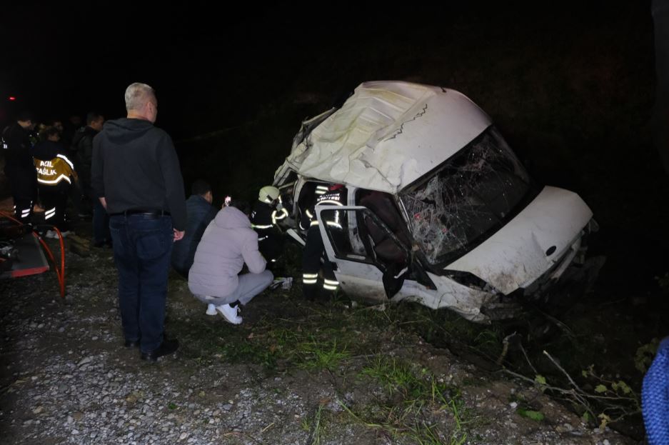Samsun'da minibüs şarampole devrildi; 1 ölü, 4 yaralı