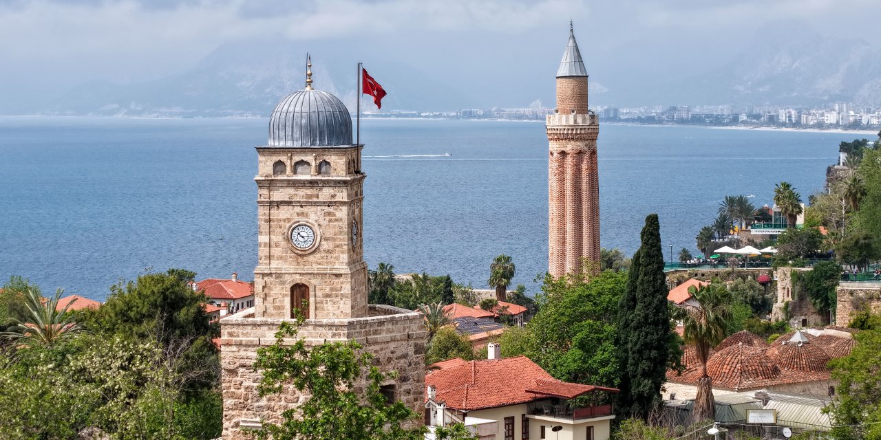 Tarihi Saat Kulesi 'Zamana' Yetişemiyor