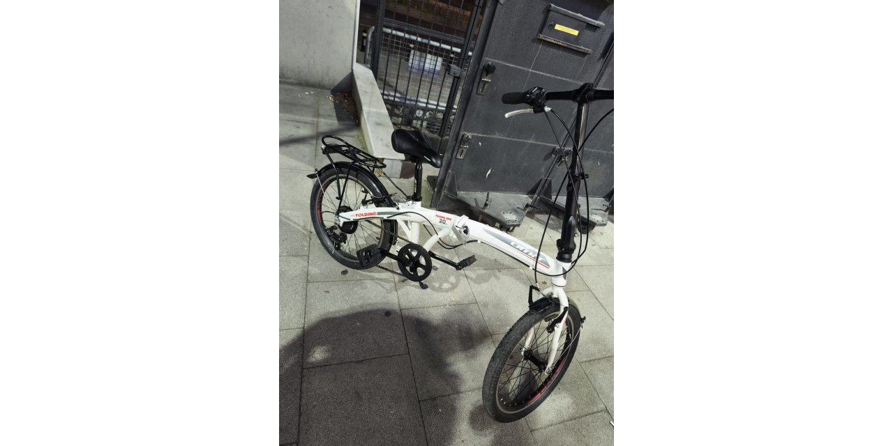 İstanbul - Fatih'te bisikletinden uyuşturucu çıkan şüpheli gözaltına alındı