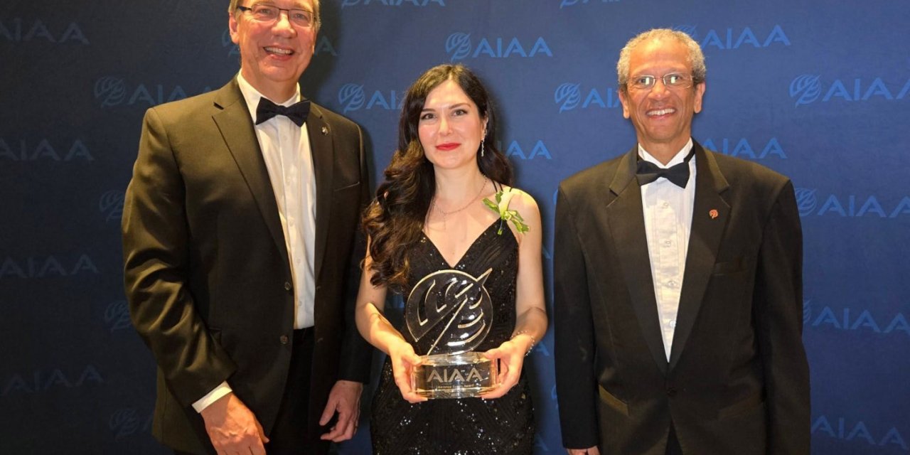 Türk Akademisyen, Dünyanın En Prestijli Havacılık Ödülünü Törenle Aldı