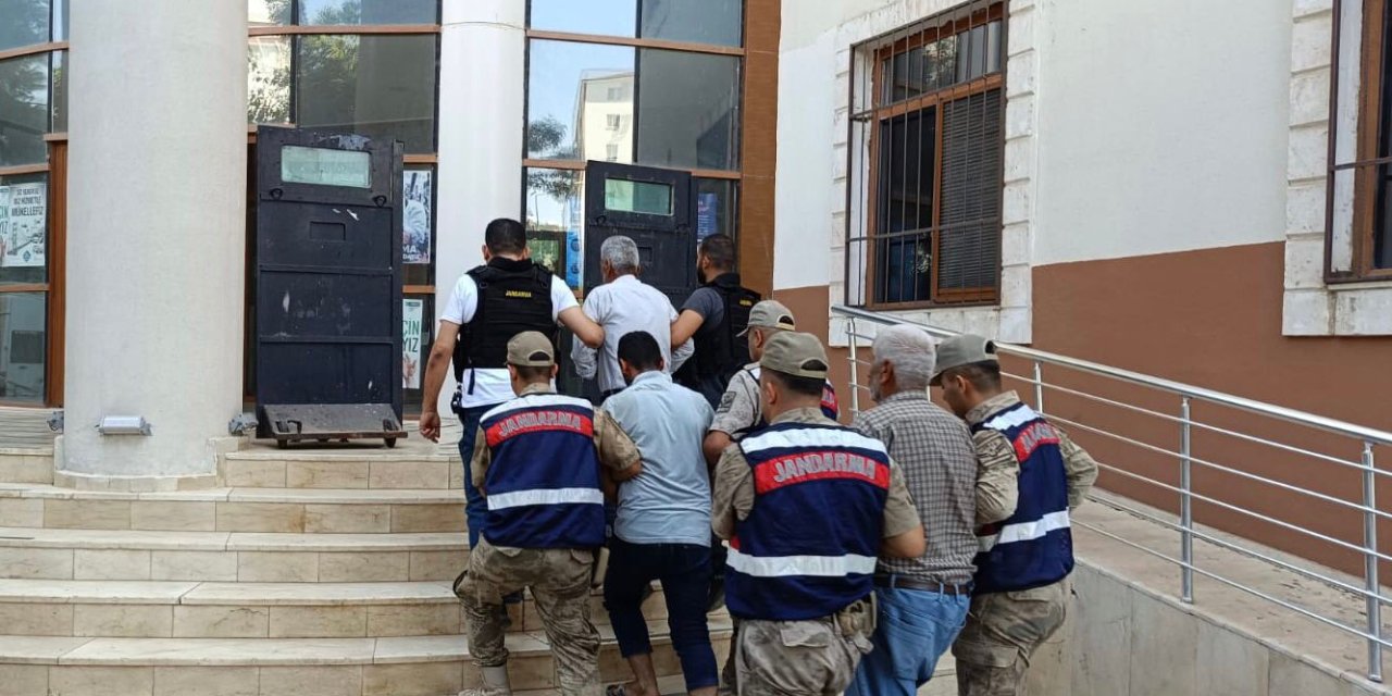 Sıva Ustası Cinayetinde Kardeşi, Dayısı Ve Kuzeni Tutuklandı