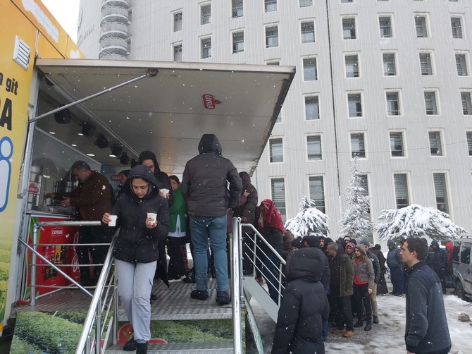 ÇAYKUR, Deprem Bölgelerinde Yürekleri Isıtıyor