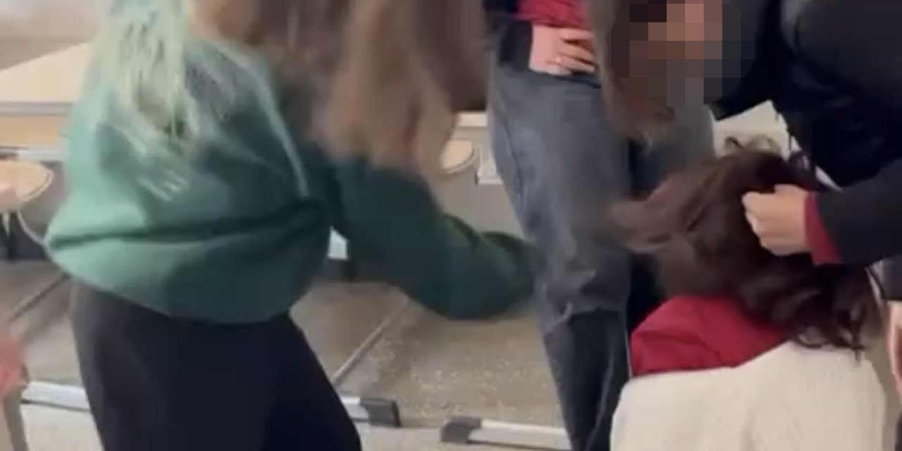 Liseli Elif’e Akran Zorbalığı Kamerada: Şiddet Uygulayan 7 Öğrenci Okuldan Uzaklaştırıldı