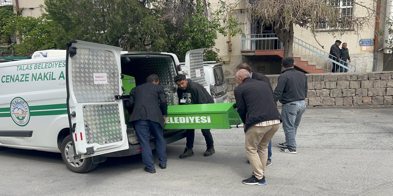Miras tartışmasında babasını bıçaklayıp öldürdü