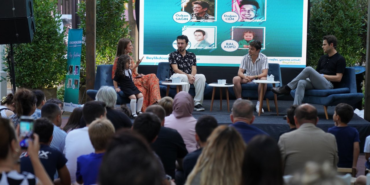 Sosyal Medya Fenomenleri Beylikdüzü'nde Söyleşiye Katıldı