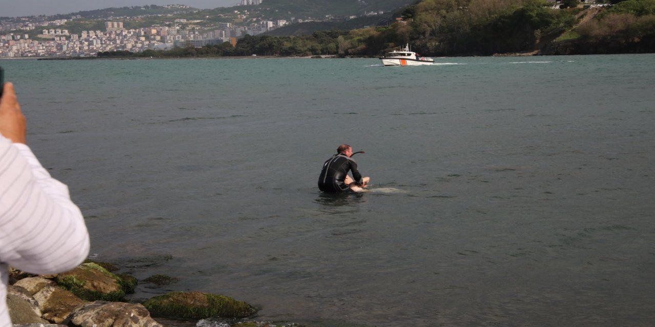 Trabzon'da denize giren 2 arkadaş, boğuldu