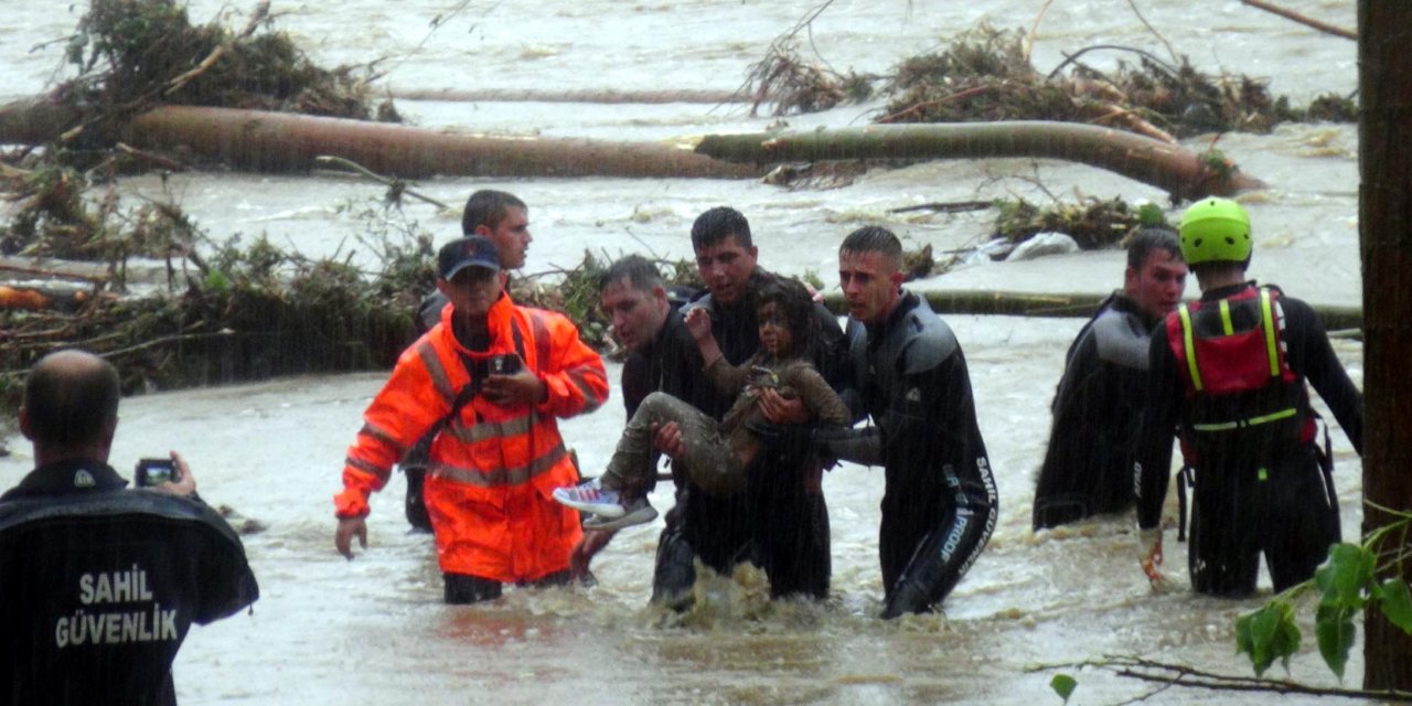 Kırklareli'de Kuvvetli Yağışta Dereler Taştı, Yollar Kapandı; 5 Kayıp (3)