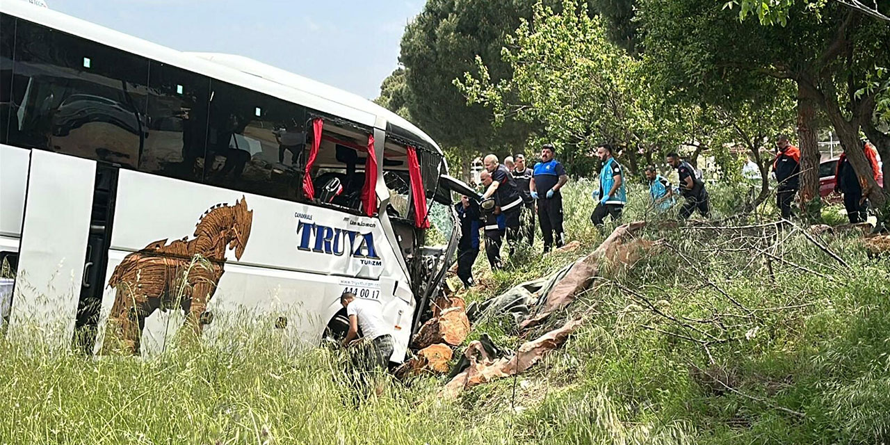 Çanakkale'de zincirleme kaza; 8 ölü, 20 yaralı
