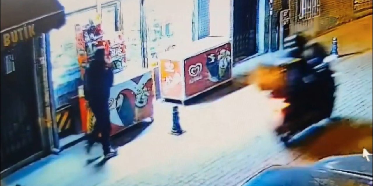 Bayrampaşa'da 81 Yaşındaki Kadını Oğlu Olduğuna İkna Ederek Dolandırdı