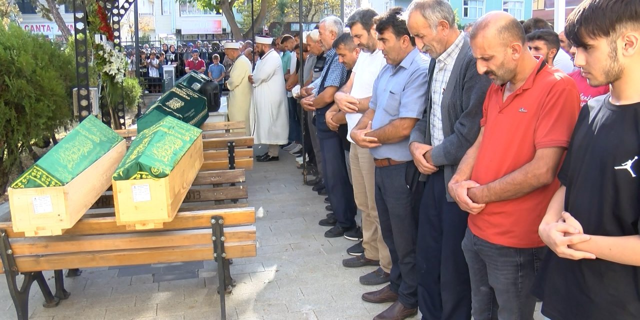 Çatalca'da Meydana Gelen Kazada Ölenler Gözyaşlarıyla Toprağa Verildi