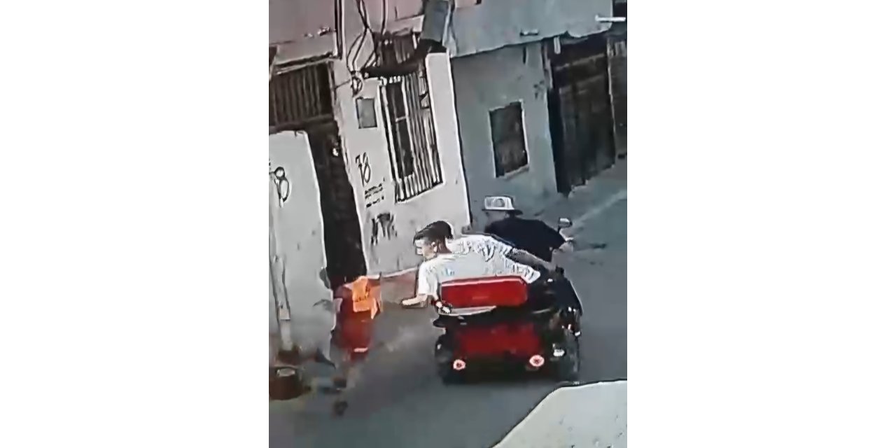 8 yaşındaki çocuk, formasından tutulup sürüklendi; o anlar kamerada