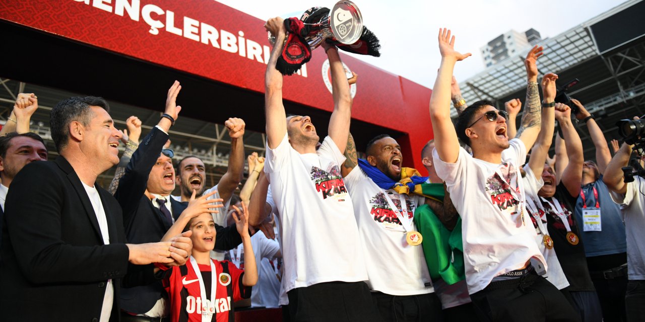 Gençlerbirliği'nde şampiyonluk kutlaması / Video eklendi