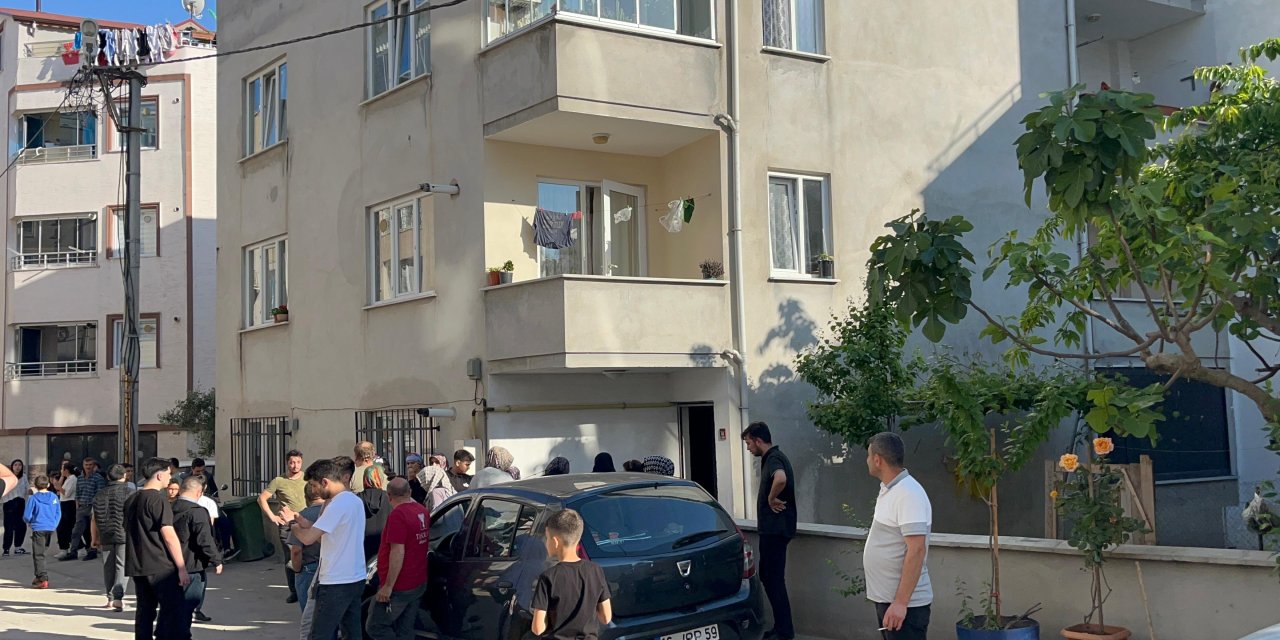 ‘Çöp atma’ tartışması kılıç ve sopalı kavgaya dönüştü: 3 yaralı