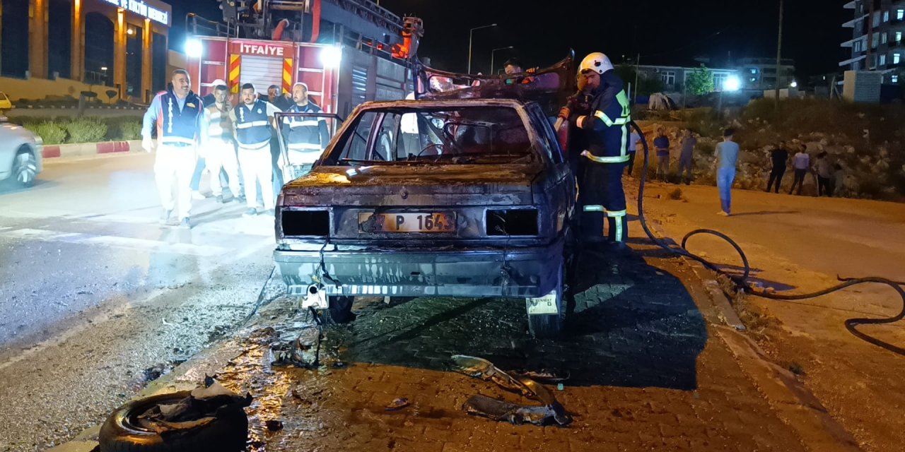 Alkollü sürücü otomobilini yaktı