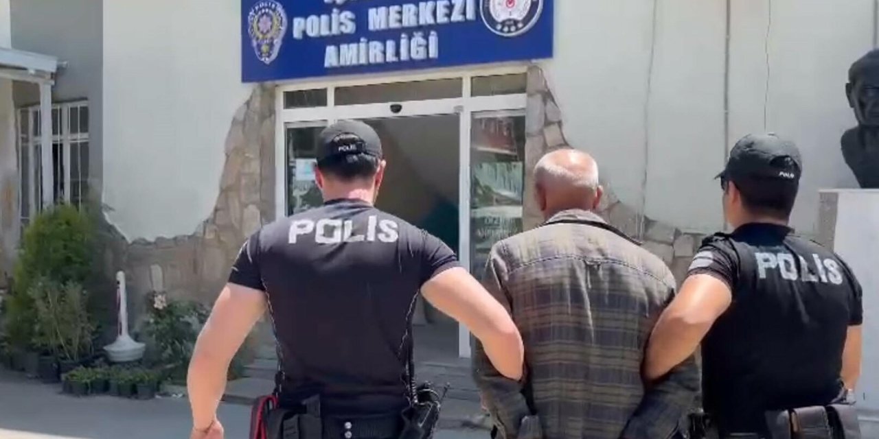 İzmir'de 21 yıl 10 ay hapisle aranan şüpheli kimlik sorgulamasında yakalandı