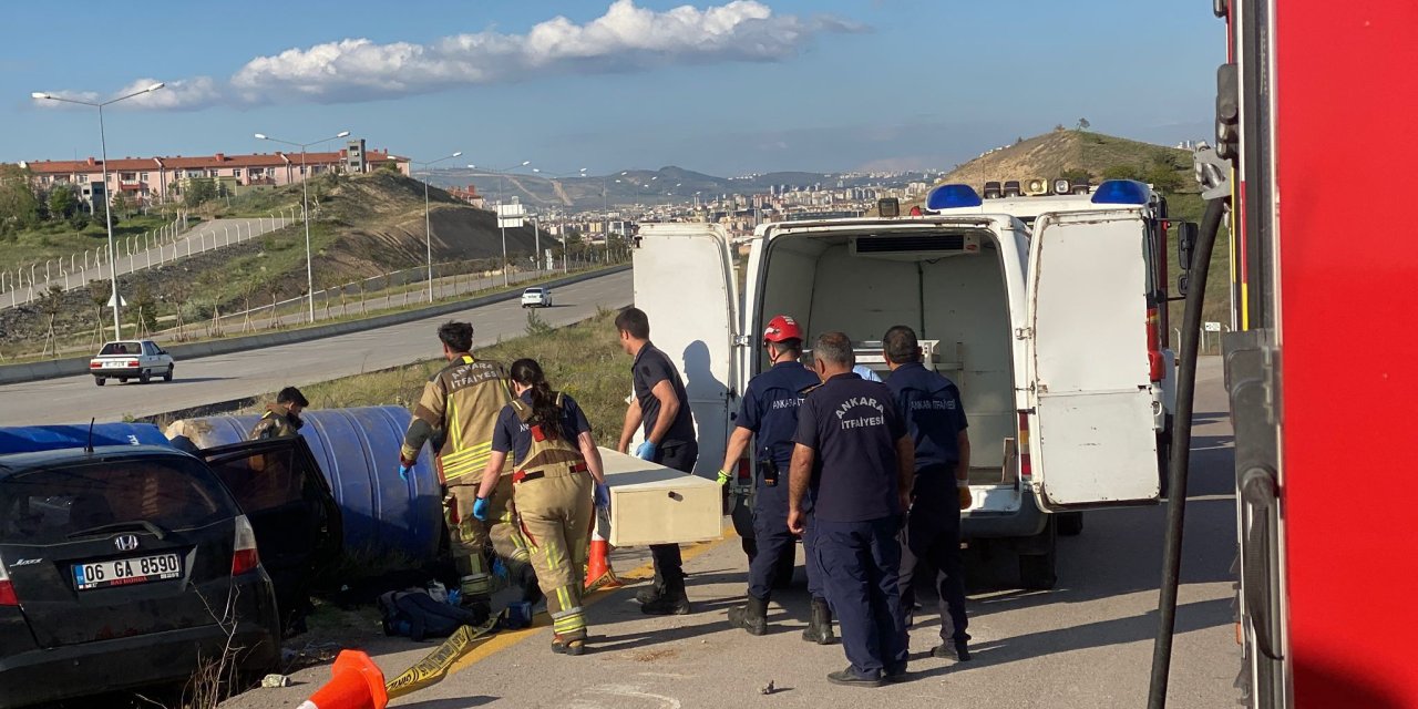 Ankara'da, sondaj aracına çarpan otomobildeki anne- oğul öldü