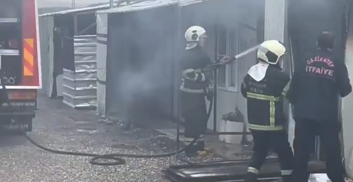 Gaziantep’te, konteyner yangını korkuttu
