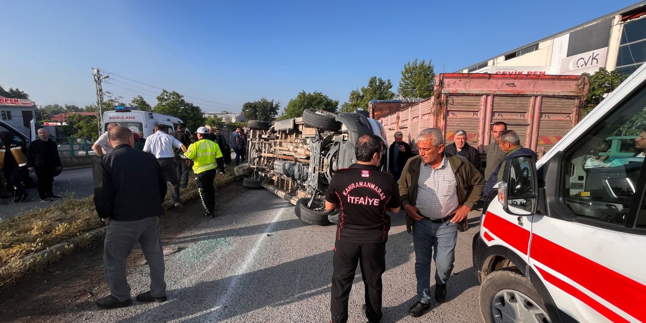 Kahramanmaraş’ta işçi servis minibüsü ile otomobil çarpıştı; 12 yaralı