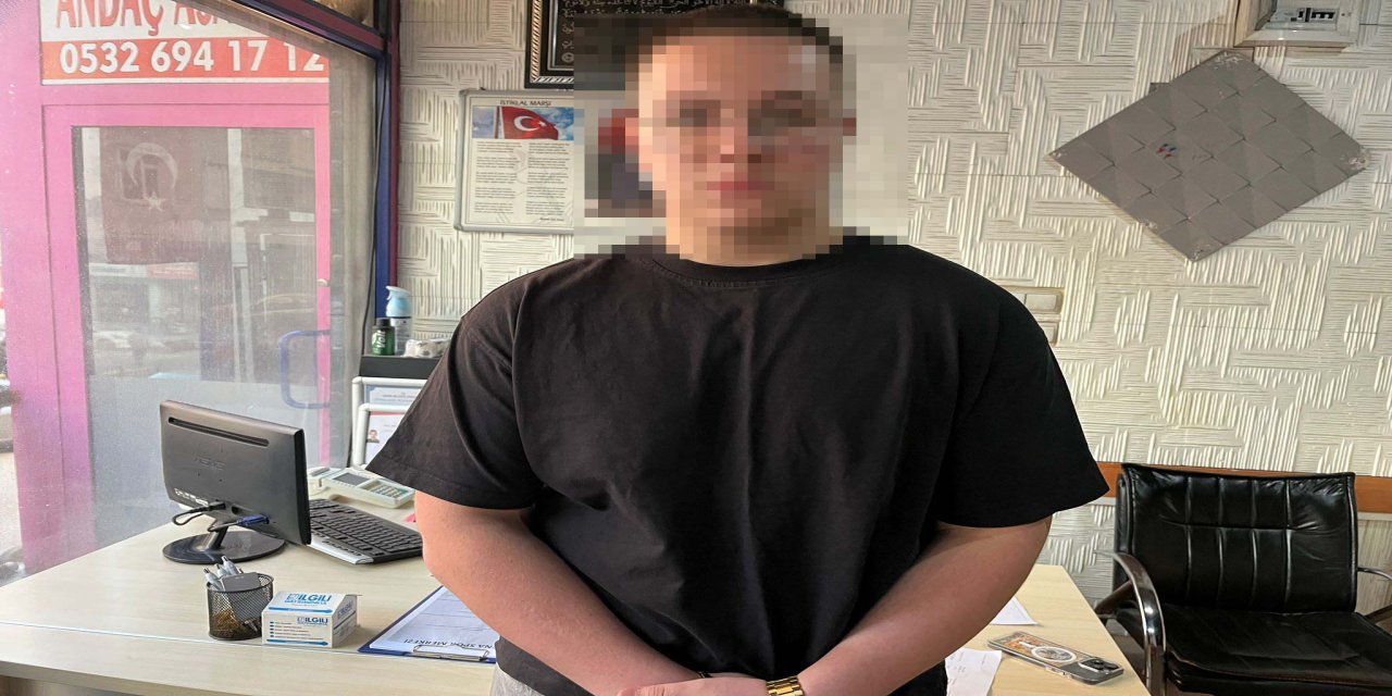 Bıçak ve sopayla girdiği kurs binasında öğrenciyi bıçakladı