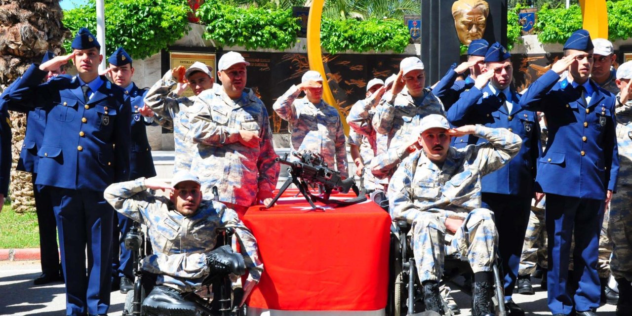 Manisa'da 56 Engelli Birey, Bir Günlüğüne Asker Oldu