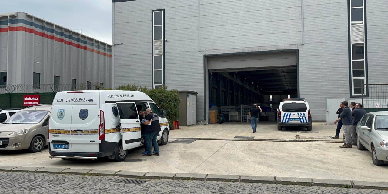 Vincin taşıdığı malzemenin altında kalan işçi öldü