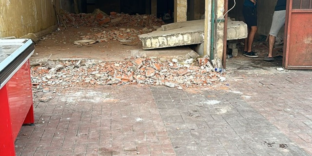 Yıkılan Beton Duvarın Altında Kalan İşçi Yaralandı