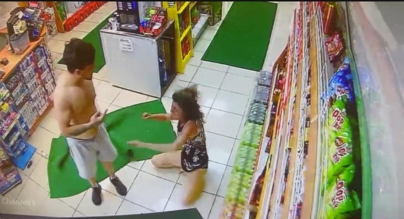 Fethiye’de akaryakıt istasyonunda bir kadına şiddet kamerada