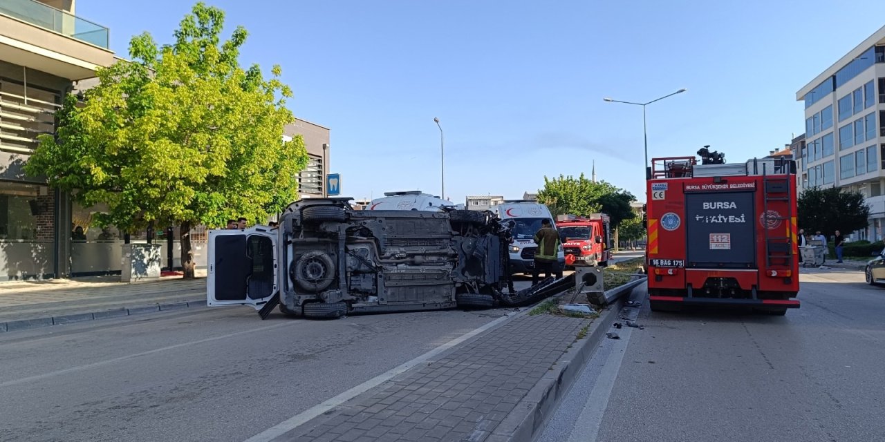 Ekip otosu kaza yaptı: 2'si polis, 5 yaralı