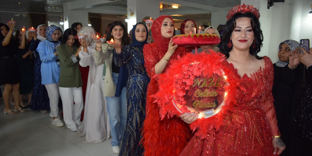 Batman’da İşitme Ve Konuşma Engelli Çiftin Kınasında 'Sessiz Çiftetelli'